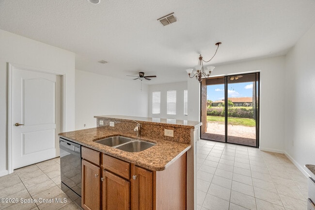 Building Photo - 733 Ventura Dr