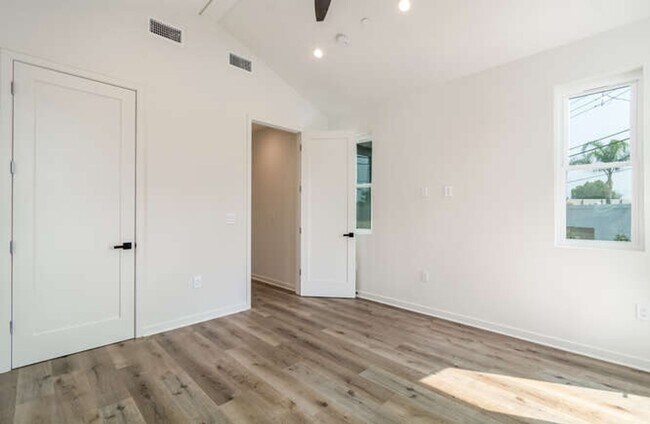 Building Photo - H012-KENWATER