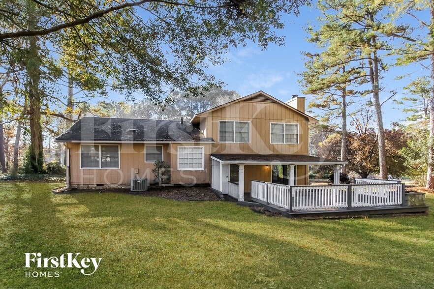 Building Photo - 295 Plantation Rd SW