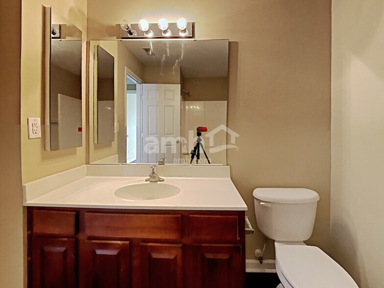 Building Photo - 10119 Fieldstone Ct