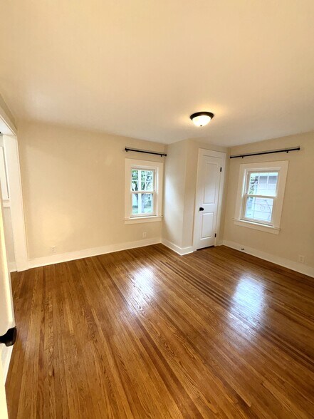 Building Photo - 215 Magnolia Ave