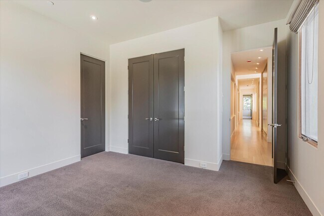 Building Photo - Wow! What a Great Home!