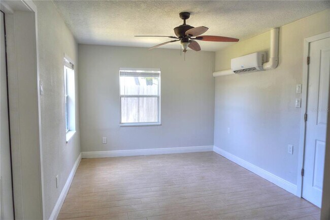 Building Photo - 14026 E Parsley Dr