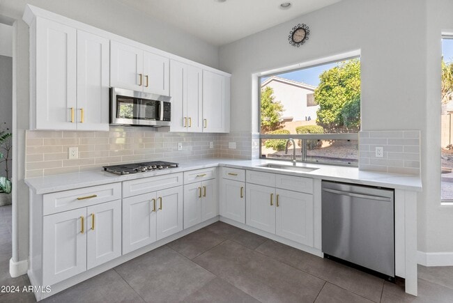 Building Photo - 6420 E Montreal Pl