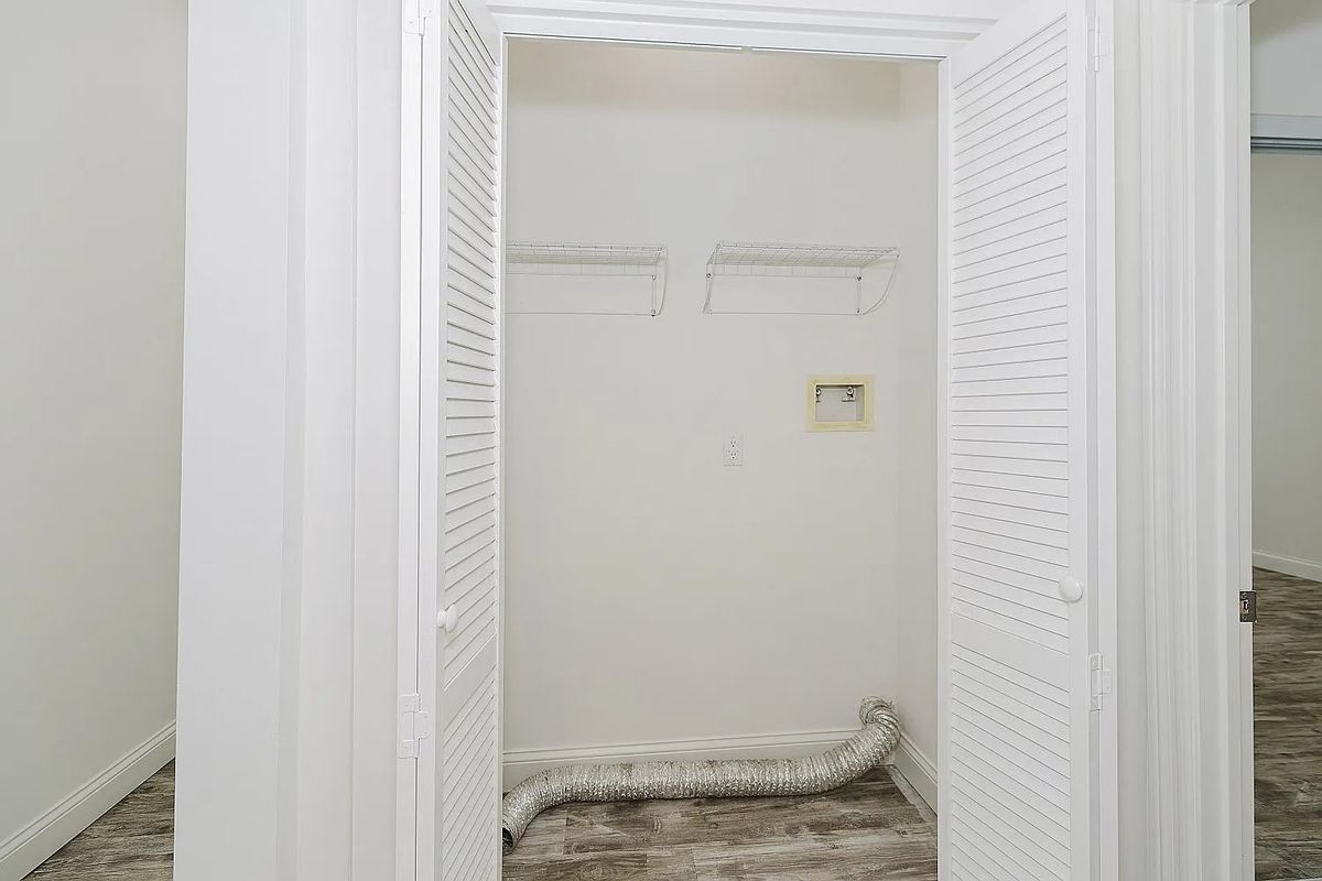 Building Photo - 9958 Marklein Ave