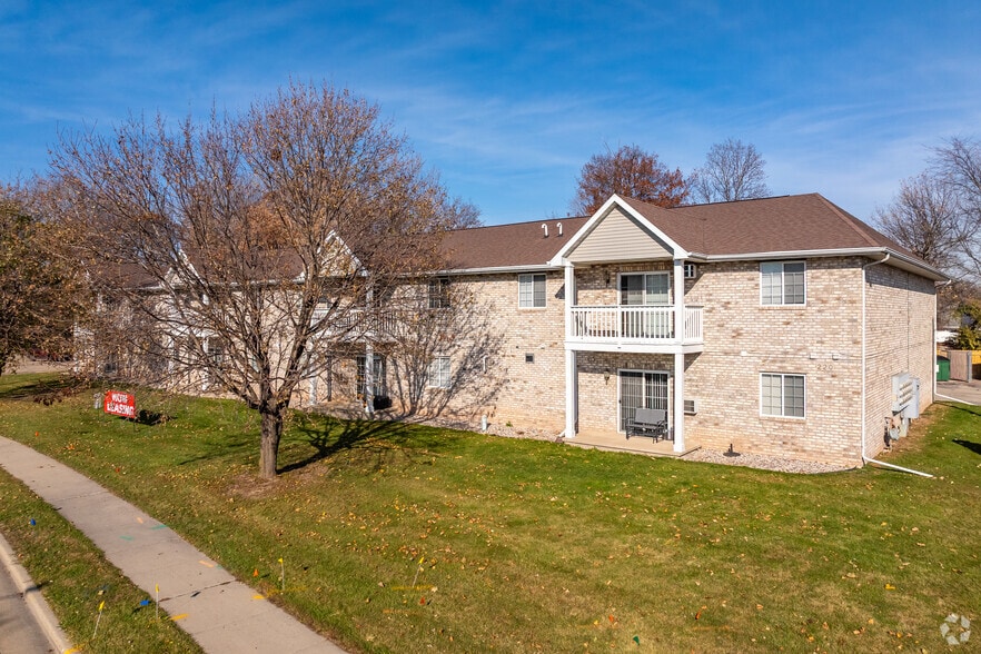 Primary Photo - 220 Valley Road