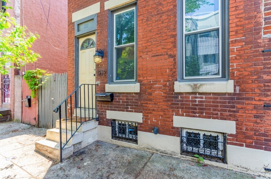 Building Photo - 1212 Day St