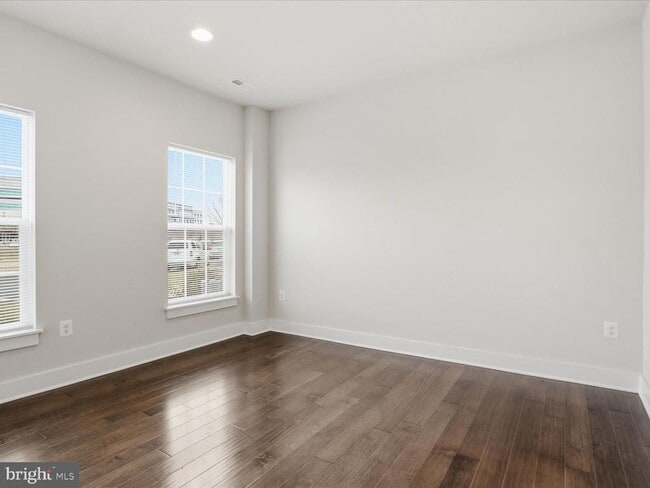 Building Photo - 5266 Ridgeview Retreat Dr