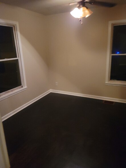 Building Photo - 408 Valley St