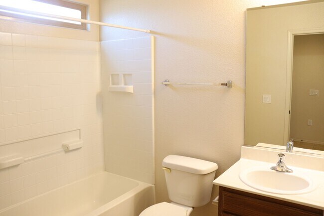 Building Photo - Home in Holiday Community Resort