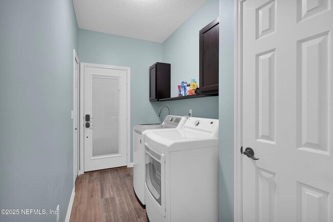 Building Photo - 526 Oakmont Dr