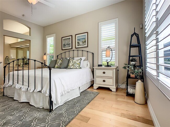 Building Photo - 539 Fallbrook Dr