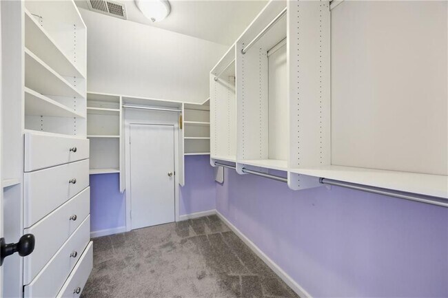 Building Photo - 1650 Huntcrest Way SW