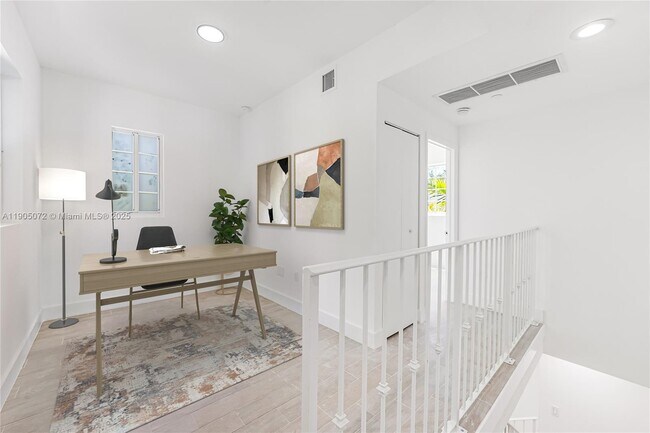 Building Photo - 1519 Pennsylvania Ave