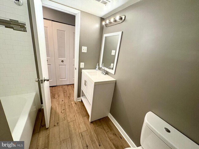 Building Photo - 19120 Mills Choice Rd