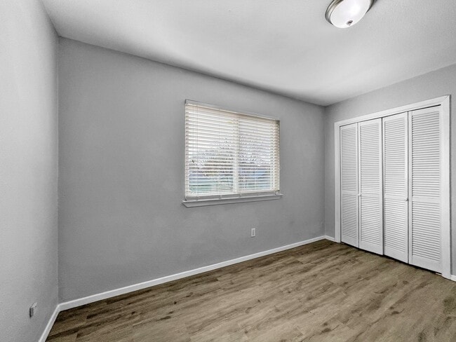 Building Photo - Updated 3-Bed Woodlake Home with Study & Covered Patio