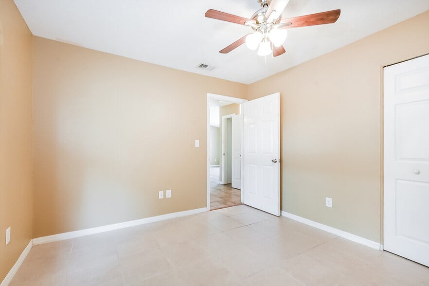 Building Photo - 3645 E Powder Horn Rd