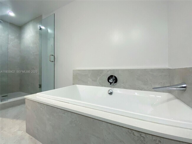 Building Photo - 488 NE 18th St