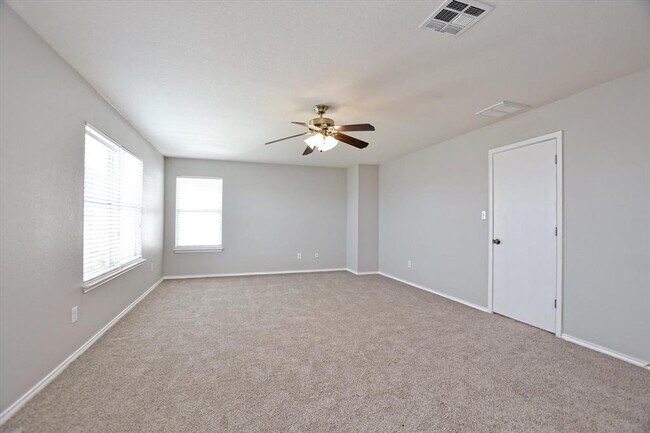 Building Photo - 102 Blanco Woods Blvd