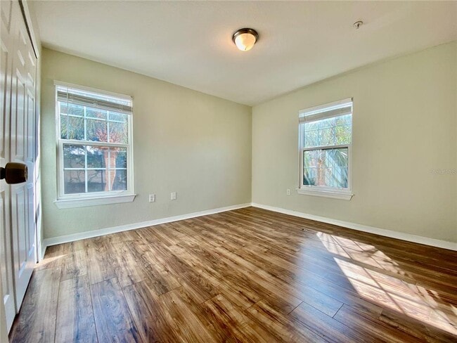 Building Photo - 5479 Vineland Rd