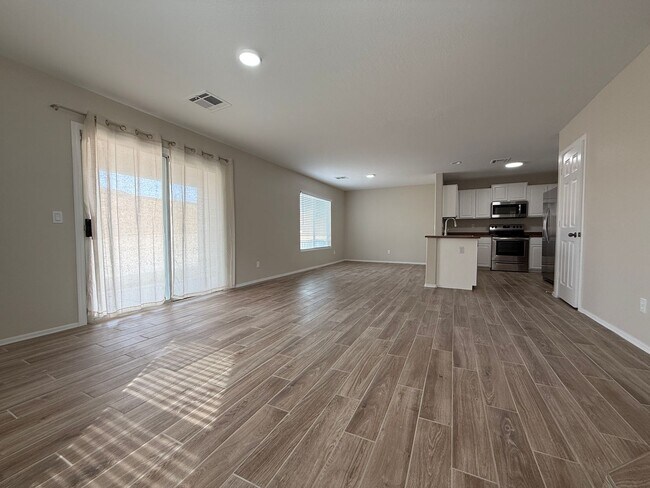 Building Photo - Buckeye, 4 bed, 2.5 bath, huge lot, across...