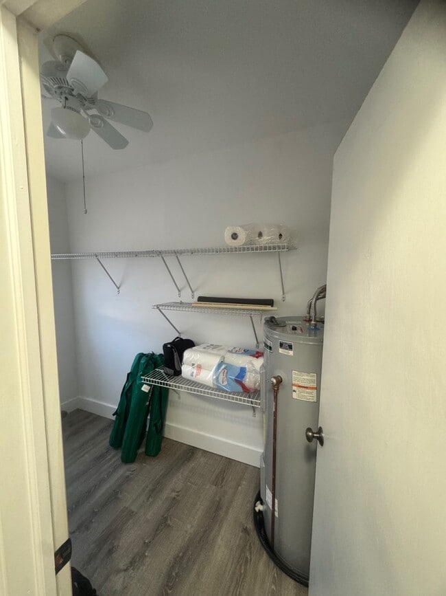 Building Photo - 734 Memorial Dr