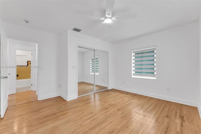 Building Photo - 2121 SW 30th Ct