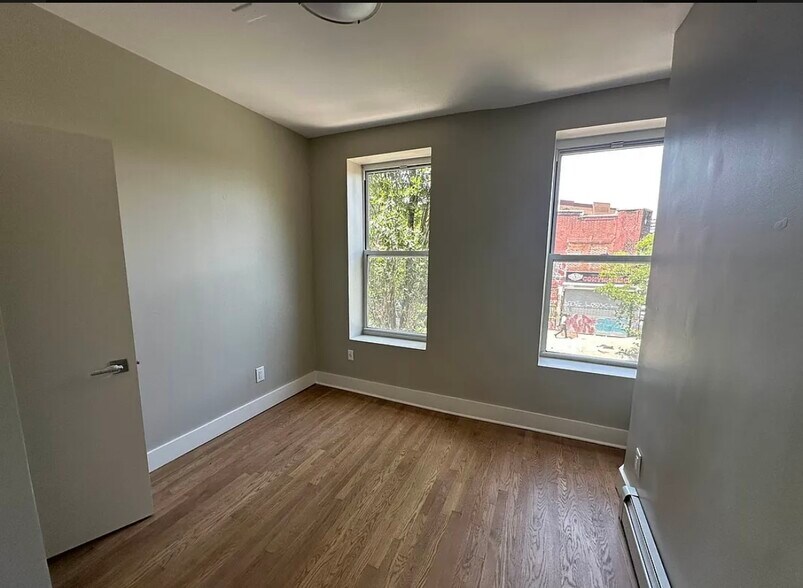 Building Photo - 818 Macdonough St