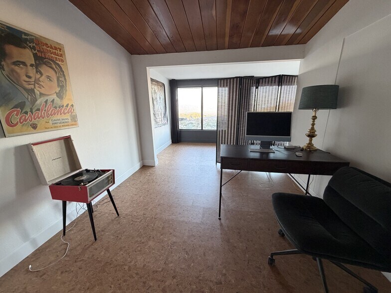 Building Photo - 61579 Sun Terrace