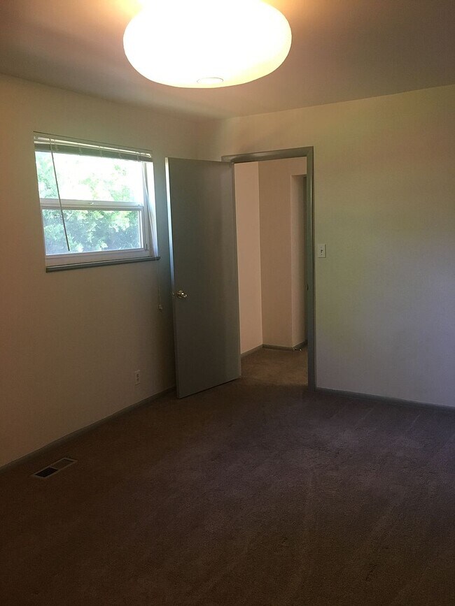 Bed #1 - 2314 S 800 E