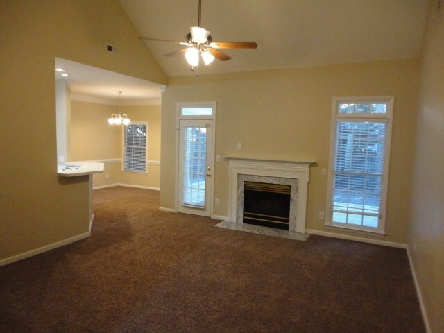 Building Photo - 102 Selsey Dr