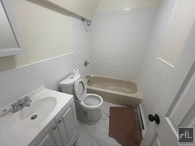 Building Photo - SPRINGFIELD BLVD