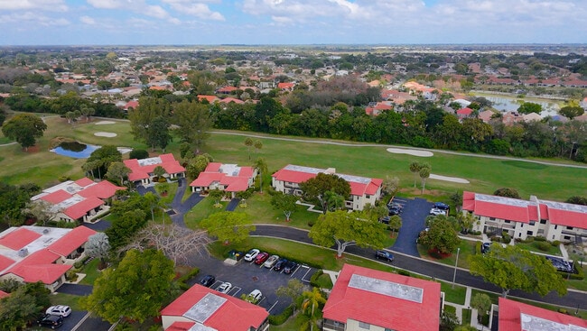 Building Photo - 8545 Casa Del Lago