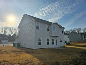 Building Photo - 647 Skye Dr