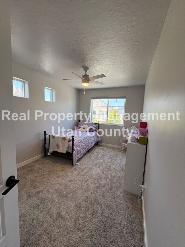 Building Photo - 264 S Hidden Lagoon Pl