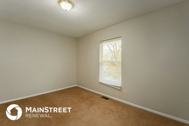 Building Photo - 1017 Providence Pointe Dr