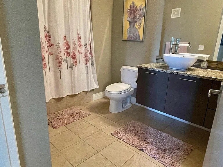 Building Photo - 2650 W Front Vw Crescent Dr