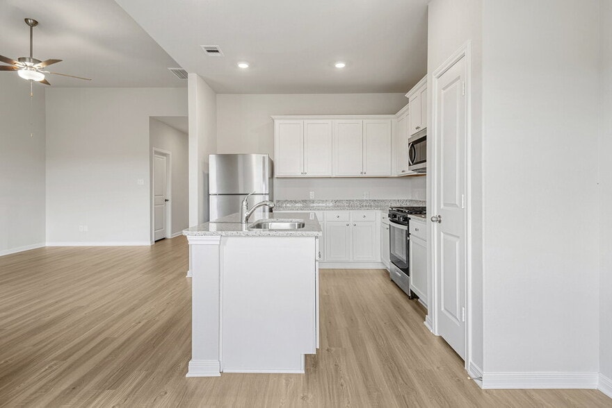 Building Photo - 405 Sunny Highlands Dr