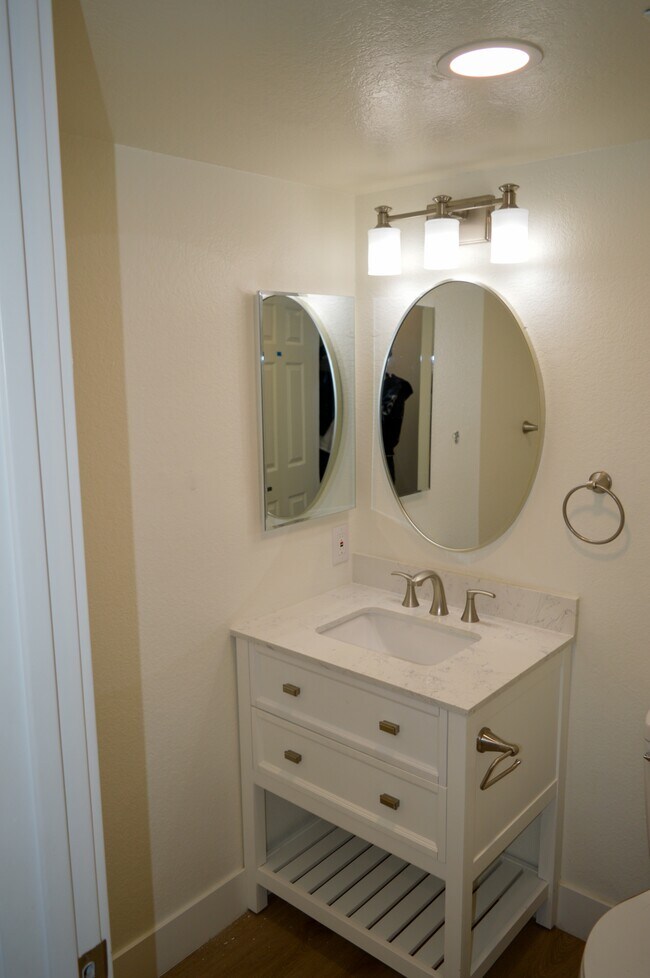 Building Photo - 3535 Banbury Dr