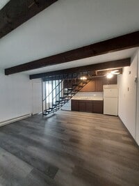 Building Photo - 187 Buckingham St