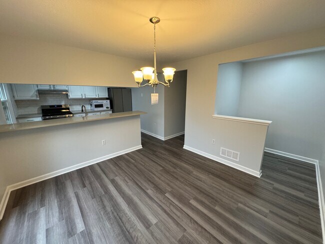 Building Photo - 230 Chesna Dr