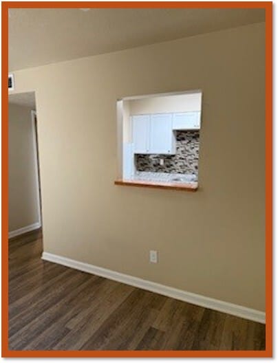 Building Photo - 1002 E Main St