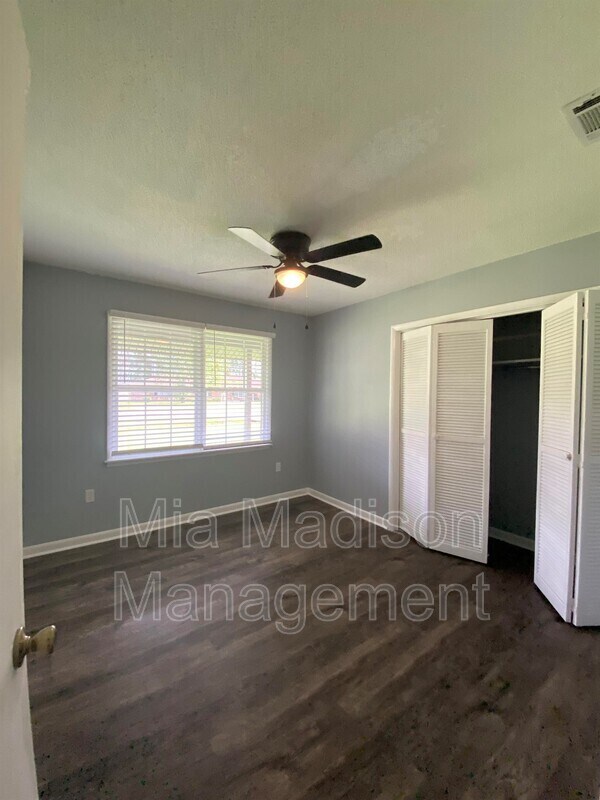 Building Photo - 7 Treadway St