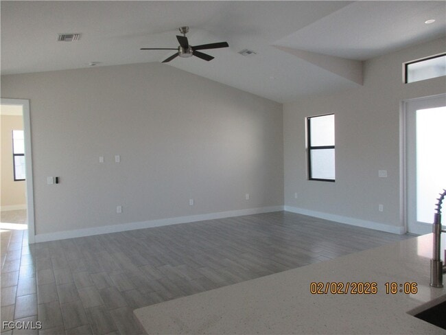 Building Photo - 208 NW 6th St