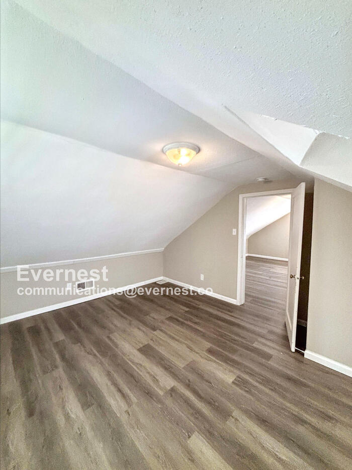 Building Photo - 1131 N Florissant Rd