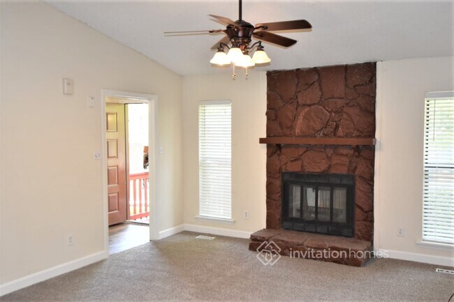 Building Photo - 5 Abelia Ct