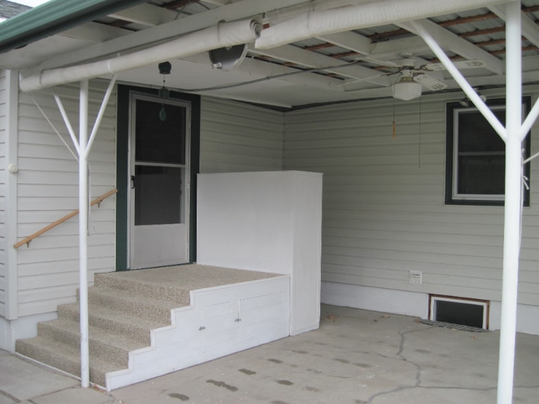 Building Photo - 1746 Alderson Ave