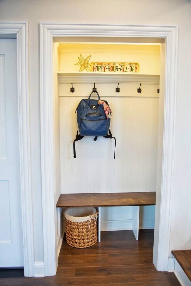 Building Photo - 2S316 Arrowhead Dr