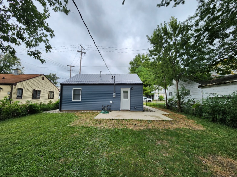 Building Photo - 424 Nussbaum Ave