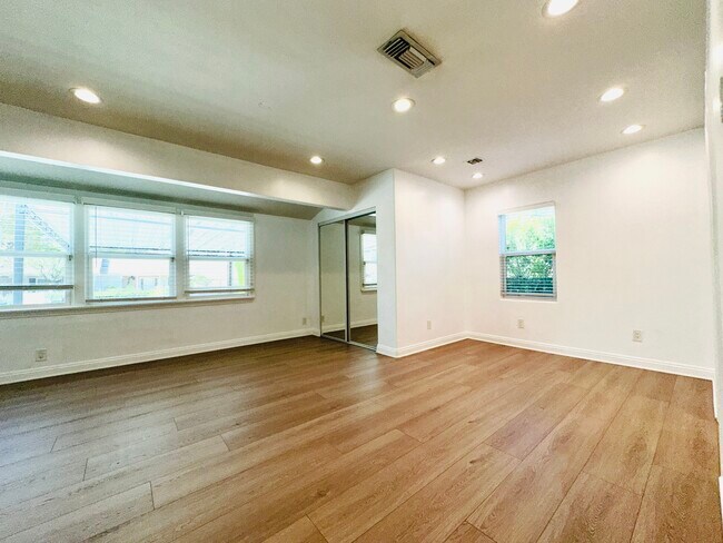 Building Photo - 5148 Otis Ave